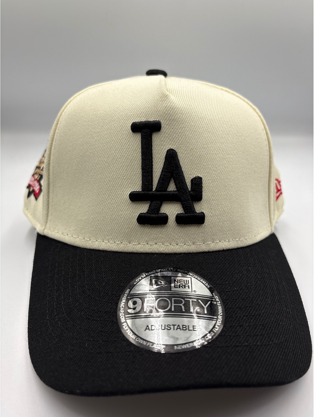 New Era 9FORTY Adjustable LA Dodgers Baseball Cap Cream and Black